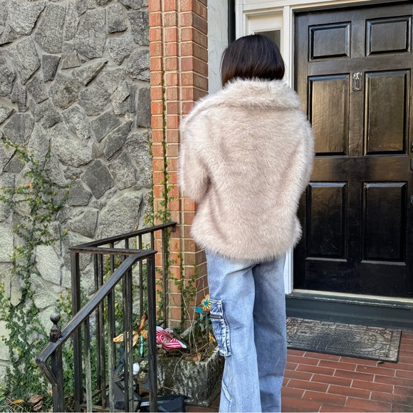 ✨LAST ONE✨Fabulous Faux Fur Coat - Picture 6 of 7